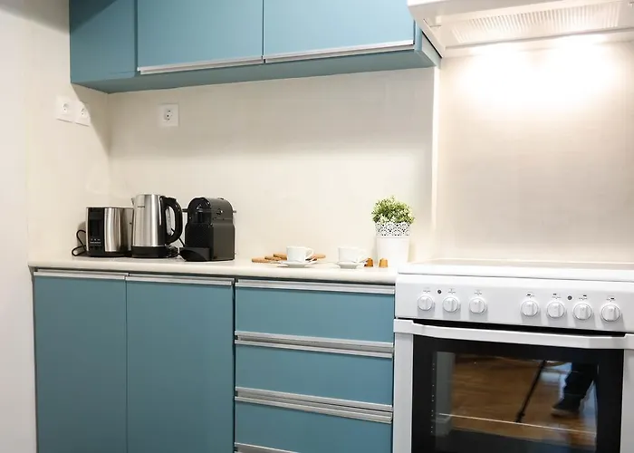 Modern Downtown Flat Near The Acropolis By Upstreet